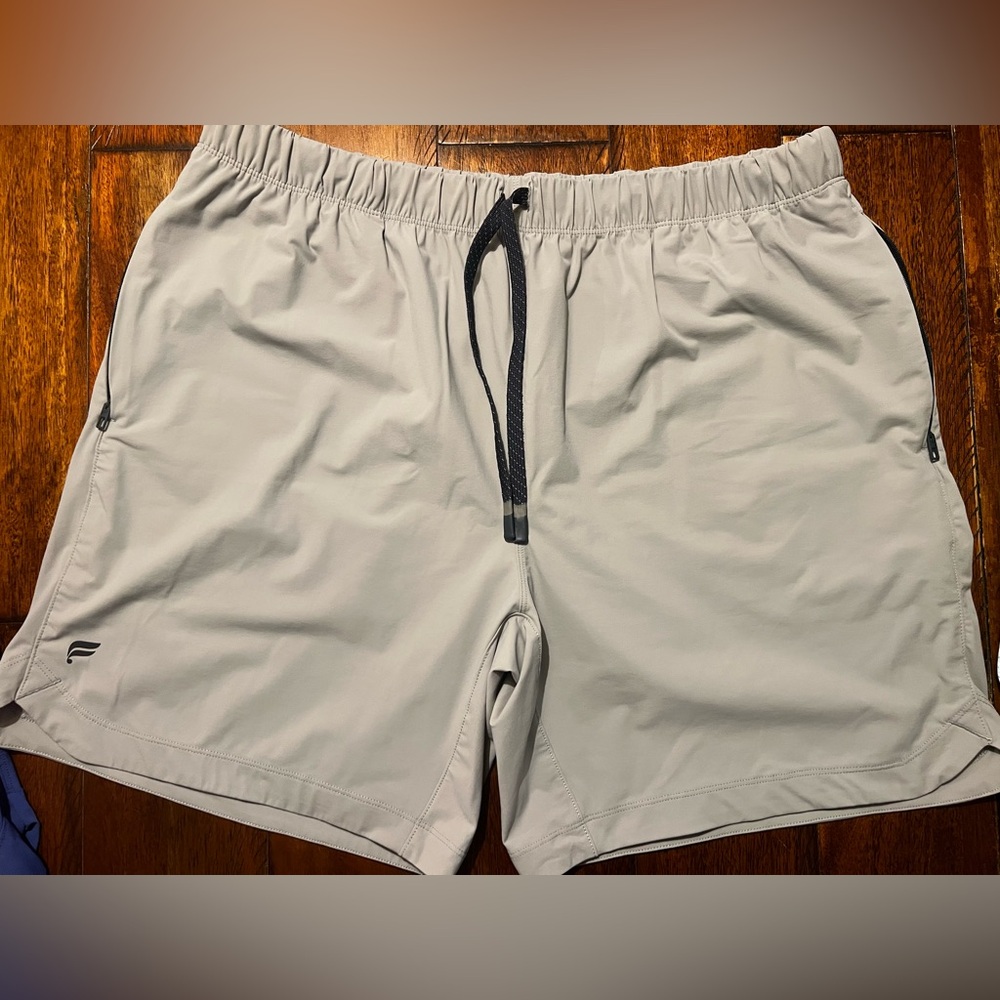 Fabletics - The One Short - XL - Not Lined - 7”